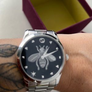 Gucci watch universe bee